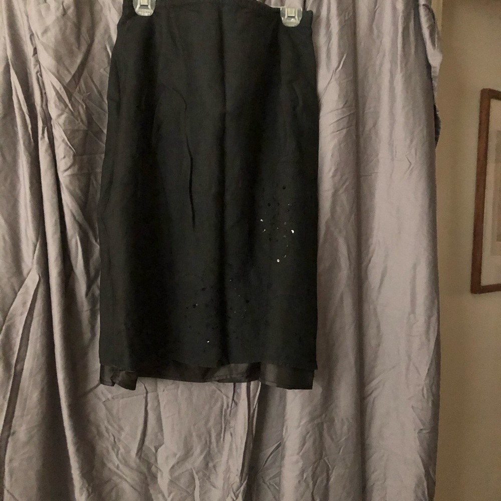 Skirt with side zipper